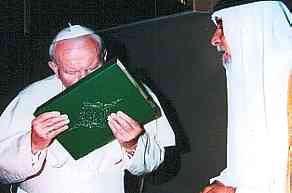 The cirle of Idol worship is completed. The Pope kissing the Koran. 