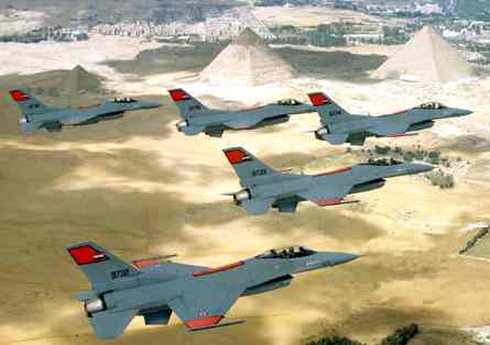 egypt_f16_fighter_planes_over_pyramids.jpg